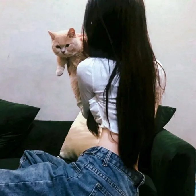 站起来的女孩
